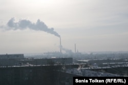 Павлодар облысының оңтүстік-батысында жатқан Екібастұз қаласында 150 мыңдай адам тұрады. Өңірде "Богатырь", "Солтүстік" және "Шығыс" тәрізді ірі көмір кеніштері бар.