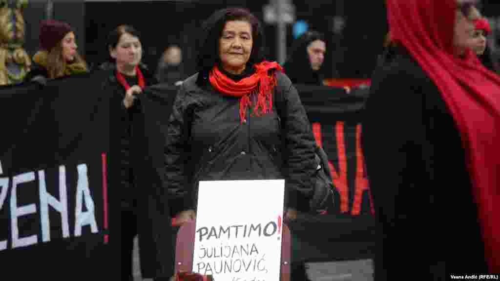 &quot;Velike su sličnosti između Srbije i Hrvatske, sličan je i broj ubijenih žena. Važno je javno govoriti o femicidu, o teškim posljedicama koje to ostavlja i na porodicu ubijenih žena i na društvo&quot;, rekla je Marijana Senjak psihološkinja iz Centra za žrtve seksulanog nasilja iz Zagreba. &nbsp;