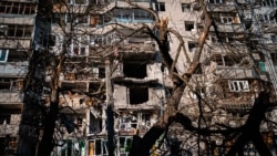 Bloc de locuințe din Herson distrus de rachetele rusești