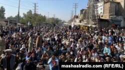 په ټانک کې په تېرو وختونو کې هم د امنیت لپاره جلسې او مظاهرې شوې دي - پخوانی انځور.