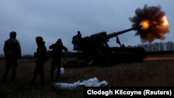 Українські воїни під Бахмутом з САУ Піон, грудень 2023 року