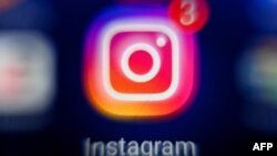 Многу Руси продолжуваат да ги користат платформите со помош на виртуелни приватни мрежи (VPN), но услугата може да биде многу бавна.