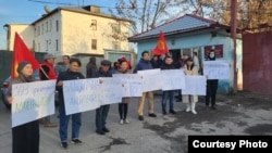 Нурбек Токтакуновду колдоо акциясы.