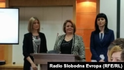 Обвинителките Ленче Ристoска, Катица Јанева и Фатиме Фетаи. 