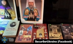 Fotografie publicată de SBU pe 8 decembrie 2022, după ceea ce SBU a descris drept acțiuni de contraspionaj la sedii ale Bisericii Ortodoxe Ucrainene din regiunile Herson, Cerkasî, Jîtomîr și Volîn.