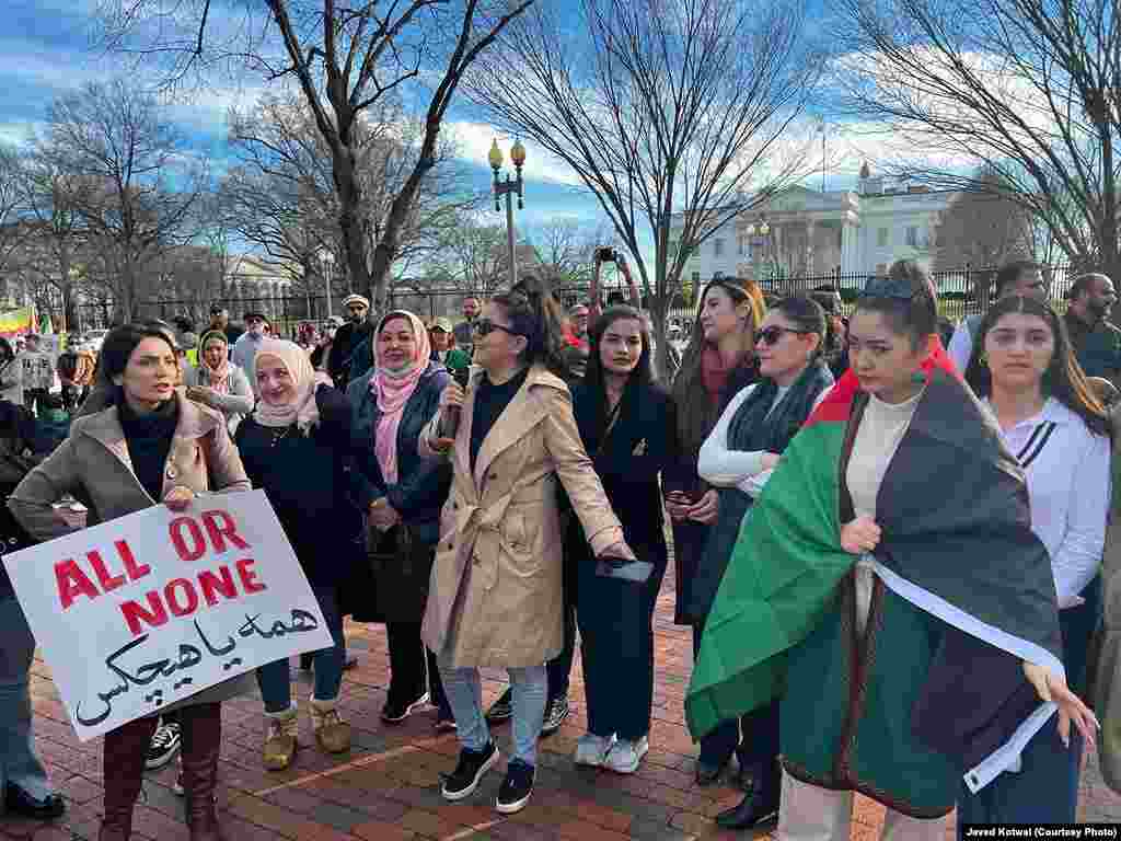 اشتراک کنندگان این گردهمایی گفتند، تا زمانیکه طالبان محدودیت ها بر زنان و دختران را در افغانستان دُور نکرده اند، واشنگتن و جامعۀ بین&zwnj;المللی تعاملات با رهبران طالبان را متوقف کنند.