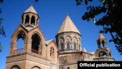 Էջմիածնի Մայր տաճարը, արխիվ