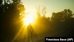 Лише 10% респондентів вважають, що для досягнення миру і збереження незалежності можна відмовитися від деяких територій