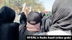 طالبان در چندین مورد تظاهرات را در کابل با شلیک گلوله پراگنده ساختند