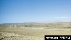 За вікном поїзда – кам'яна пустеля