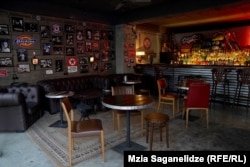 “GUTS & FAME”-ი ქსელური ბიზნესია - სანამ თბილისში გაიხსნებოდა არსებობდა სანქტ-პეტერბურგში, ალექსის ახლა ფილიალის გახსნა ბათუმშიც უნდა. საქართველოში ბარის რუსმა მფლობელებმა ქართველი ბიზნესპარტნიორი იპოვეს აქ ფილიალების გასახსნელად.