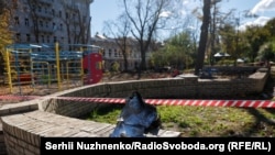 Un parc pentru copii distrus în Ucraina. Anhelina spune că jumătate dintre studenții din societatea din care face parte ea nu se vor putea întoarce acasă de sărbători, pe fondul distrugerilor și al războiului.