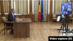 Klaus Iohannis a avut o videoconferință cu premierul și oficialii responsabili de gestionarea crizei cauzate de coronavirus