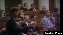 Вярхоўны Савет. Дэпутаты Апазыцыі БНФ Аляксандар Шут і Мікалай Крыжаноўскі. Архіўнае фота