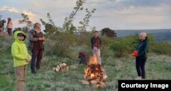 Одна из площадок праздника пасхи в руинах