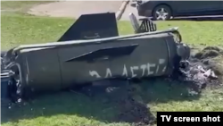 На рештках ракети, яка влучила в залізничний вокзал Краматорська, – штамп російської пропаганди – напис «За детей»