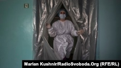 За даними міської влади, кількість тяжких випадків, що потребують стаціонарного лікування, також збільшується