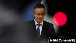 Шефот на унгарската дипломатија, Петер Сијарто