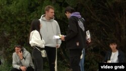 Илустрација - Студенти на УКИМ, на првиот академски ден во 2022. година