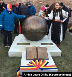 La Centenarul Marii Uniri Laura și Astrid au purtat costum popular și tricolor