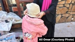 رخسار: وقتی که زمستان شود، در زمستان نی جمپر گرم داریم، نی کلاه داریم، نی بوت داریم