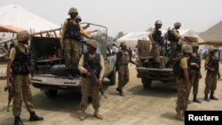 په بنو کې پاکستاني پوځيان - انځور له ارشيفه