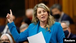 میلانی جولی وزیر خارجه کانادا