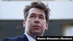 Иля Новиков, който е обвинен от Кремъл в екстремизъм.