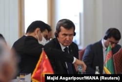 Daşary işler ministri Reşit Meredow Owganystanyň goňşy ýurtlarynyň DIM-leriniň başlyklarynayň maslahatyna gatnaşýar. Tähran, 27-nji oktýabr, 2021.