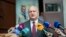 Fostul președinte Igor Dodon făcând declarații în fața jurnaliștilor