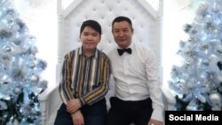 Кубанычбек Жусупов шакирти Ильяз Идирисов менен.