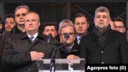 Aniversarea Zilei Unirii Pricipatelor Române, Iași, 24 ianuarie 2023. Scena a fost ocupată de bărbații de la vârful politicii. Nicio femeie nu și-a găsit locul în prima linie.