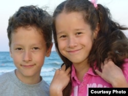 Жазуучунун неберелери, аманат сүрөт, 2011-ж