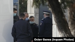 Liviu Dragnea a fost adus sub escortă la DNA pentru a i se aduce la cunoștință noile acuzații