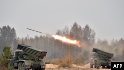 Lansatoare de rachete multiple de tip MLRS arhivă