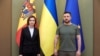 Președinta Moldovei, Maia Sandu, și președintele Ucrainei, Volodimir Zelenski, în timpul unei întâlniri din 27 June 2022. Reprezentanții uniunii Europene tocmai le acordaseră celor două țări statutul de candidate la aderare.