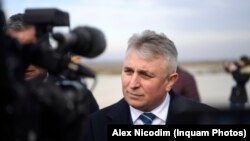 Ministrul de Interne, Lucian Bode, susține că jurnalista Emilia Șercan și USR au pornit o acțiune comună de denigrare a sa.