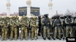 Военнослужащие, отправляющиеся на войну в Украину. Грозный, 25 февраля 2022 года. 