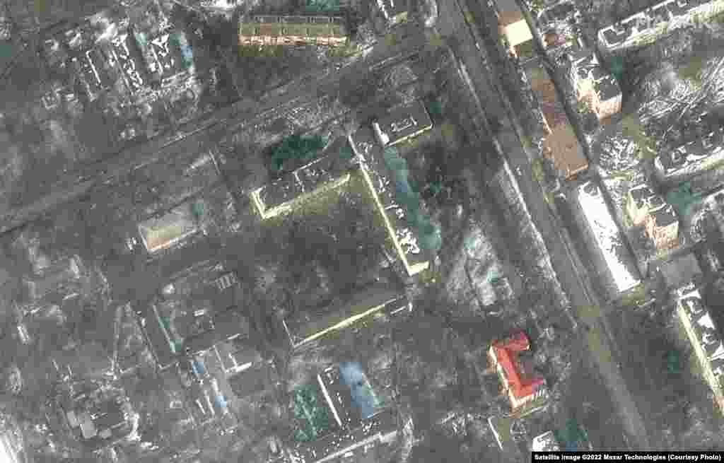 Пошкоджена від російських авіаударів лікарня в Маріуполі.&nbsp;Satellite image &copy;2022&nbsp;Maxar Technologies