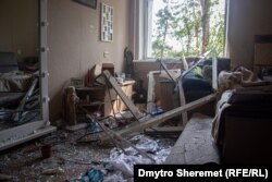 Російські війська обстріляли Миколаїв 13 серпня 2022 року зі «Смерчів», був зруйнований магазин, в багатоповерхівці квартири залишилися без вікон.