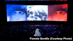 5 и половина часа от филма на Абел Ганс "Наполеон" (1927) са реставрирани през 2012 и показани по време на San Francisco Silent Film Festival. Френската филмотека днес работи над най-пълната реставрация на 7-часово произведение.