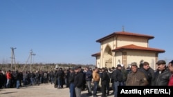 Акмәчеттә кыйнап үтерелгән кырымтатары белән хушлаштылар