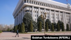 Ак үй. Бишкек. Иллюстрация. 