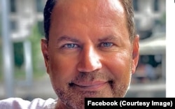 Judecătorul Marius Iosif l-a ajutat pe premierul Ciucă anulând sesizările referitoare la teza sa de doctorat suspectă de plagiat, așa cum a arătat jurnalista Emilia Șercan de la PressOne