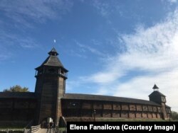 Відбудована Батуринська фортеця. Згідно з повідомленнями, неподалік Батурина відбувся один з боїв, коли російські війська в лютому 2022 року просувалися з північного сходу в напрямку Києва з початком агресії проти України