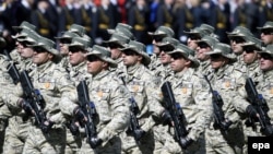 Azərbaycan hərbçiləri Moskvadakı Qələbə paradında. 2015