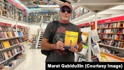 Марат Габидуллинның "Вагнер" хосусый хәрби ширкәтендә сугышчы булу тарихын тасвирлаган китабы француз, итальян телләрендә басылып чыкты. Шулай ук Польша, Романиядә чыгачак