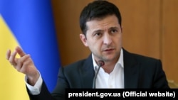 Під час свого звернення президент заявив, що економіка України постраждала від кризи, викликаної пандемією, менше, ніж економіки інших держав, зокрема європейських