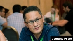 Айбар Султангазиев.