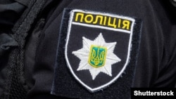 На місці працюють слідчі, криміналісти, вибухотехніки та кінологи